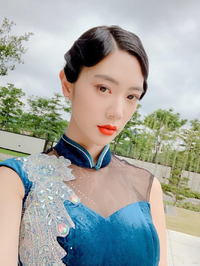96间房主跳舞 暗室回响